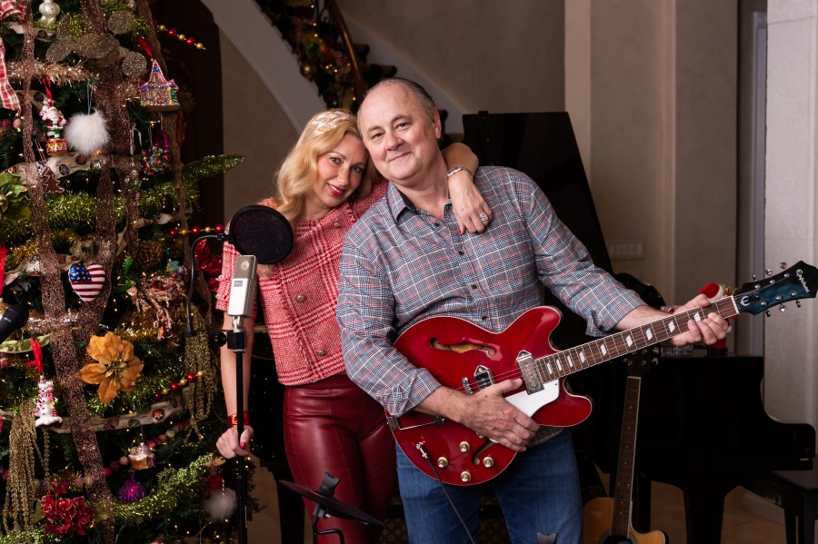 2020 Christmas Card Photo 2